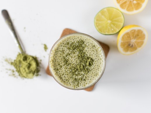 Osvieenie s minimom kalórií: 5 smoothie receptov, ktoré schladia bez výèitiek